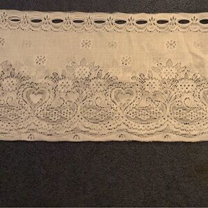 like new 1 white Lace valance